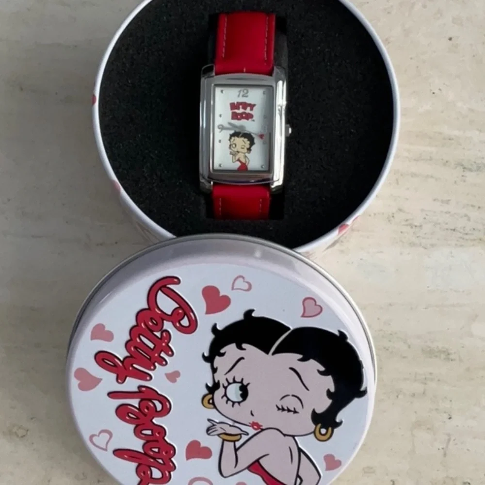 Betty Boop Watch Red Wristwatch Heart Kiss Large Face New Vintage